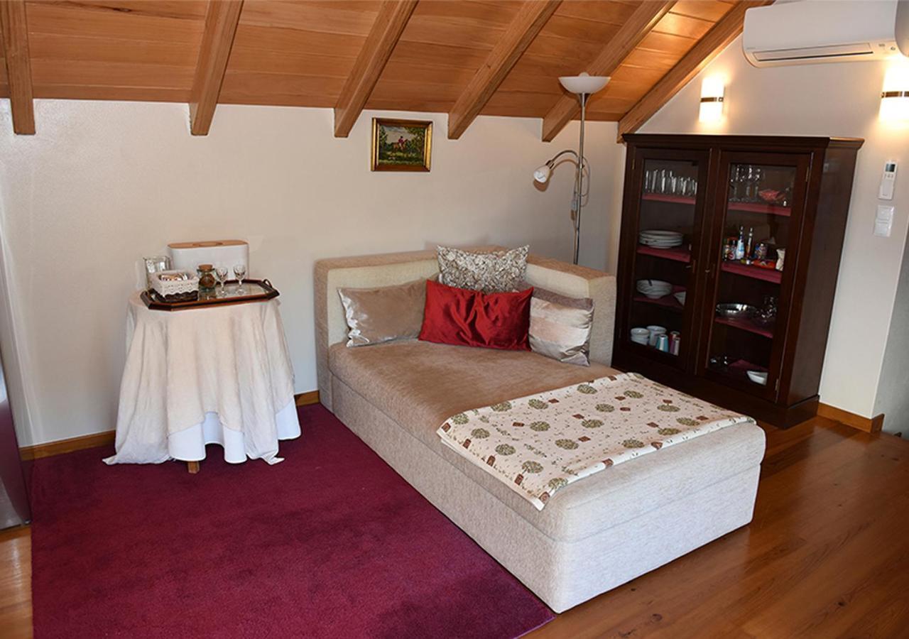 Casas De Pedra Camacha (Madeira)